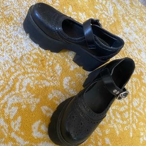 Platform shoes